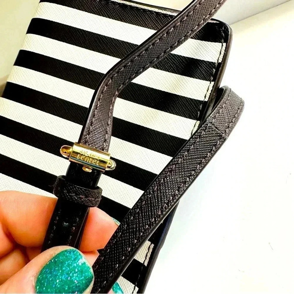 NWOT Henri Bendel West 57th Centennial Stripe XL Smartphone Case/Wallet Bag - Picture 9 of 9